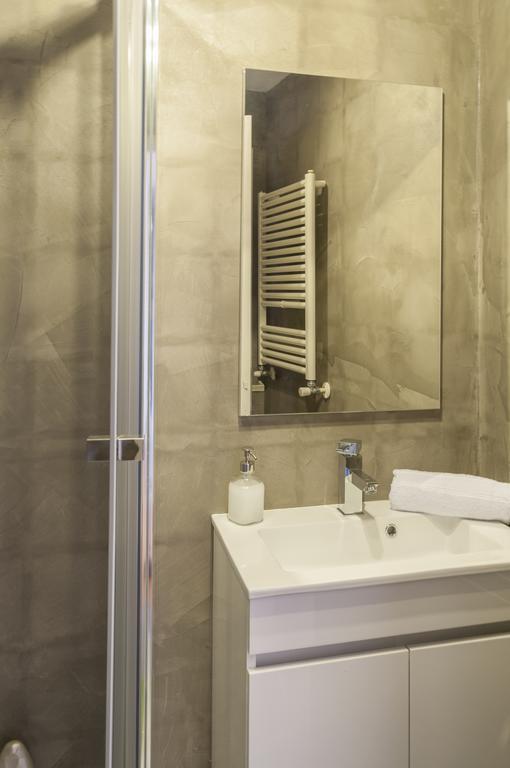 Contemporary Lisbon Apartment In Historical Chiado Esterno foto