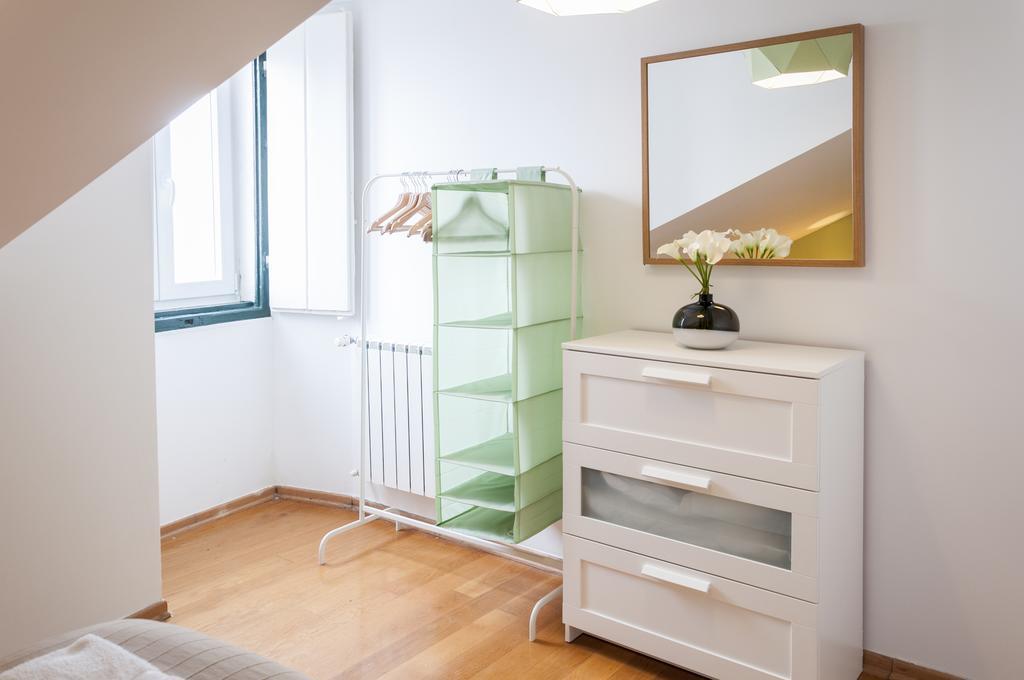 Contemporary Lisbon Apartment In Historical Chiado Esterno foto
