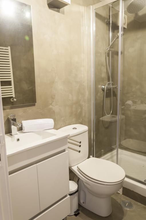 Contemporary Lisbon Apartment In Historical Chiado Esterno foto